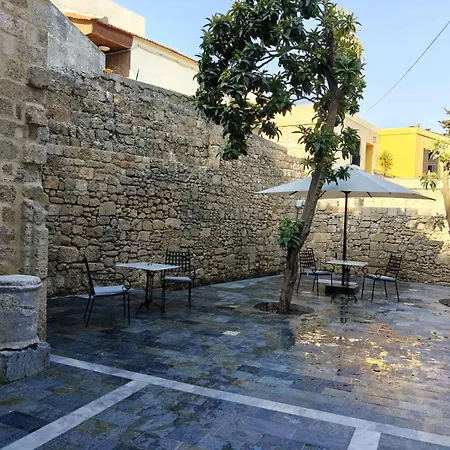 Fabrizio Del Carretto Hotel 5*