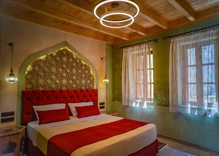 Fabrizio Del Carretto Hotel 5*