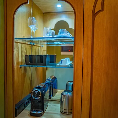 Отель Fabrizio Del Carretto 5*