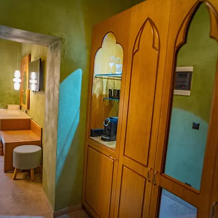 Отель Fabrizio Del Carretto