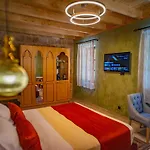 Fabrizio Del Carretto Hotel