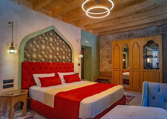 Fabrizio Del Carretto 5*